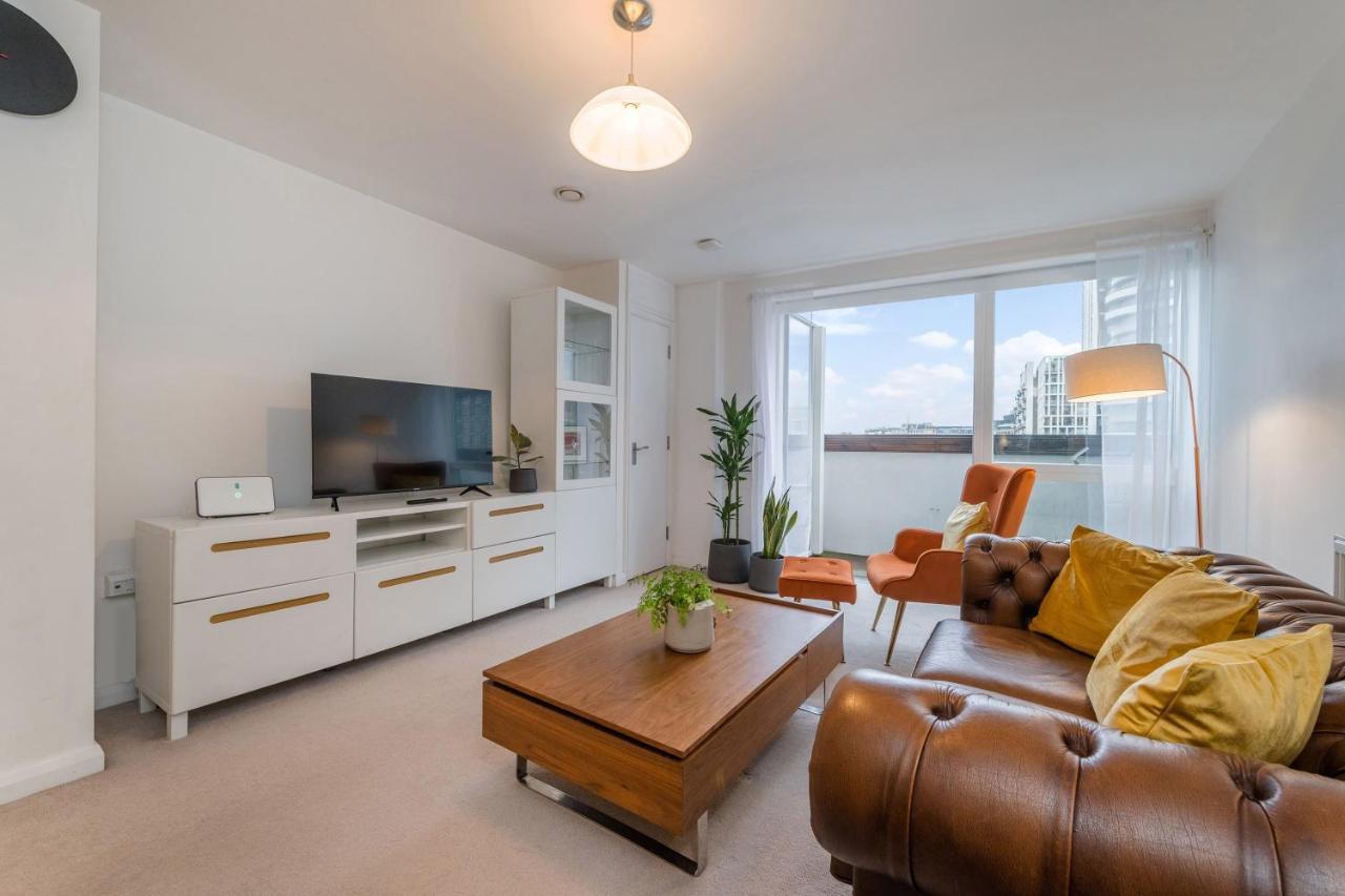 Kensington Luxury Retreat: Spacious 2-Bedroom with Prime Location London Exterior photo