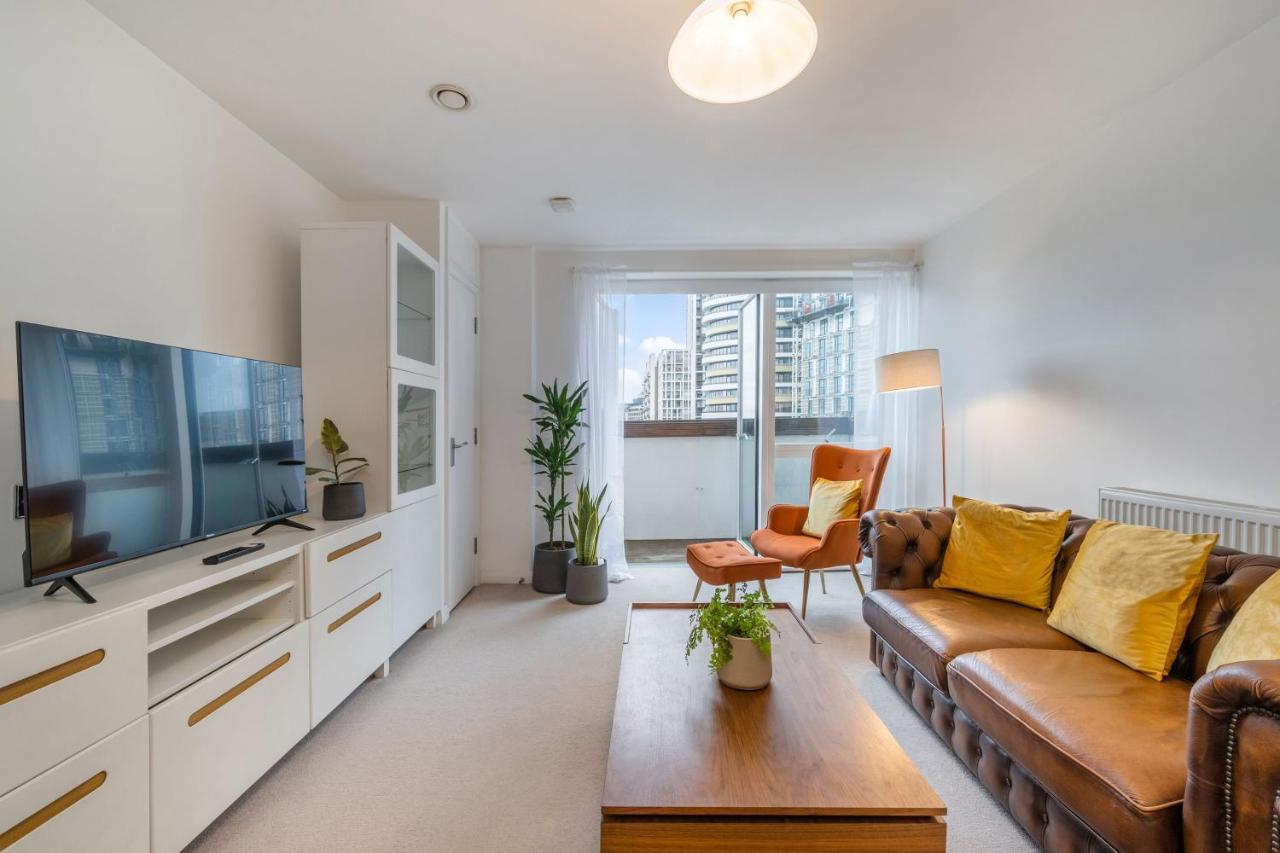 Kensington Luxury Retreat: Spacious 2-Bedroom with Prime Location London Exterior photo